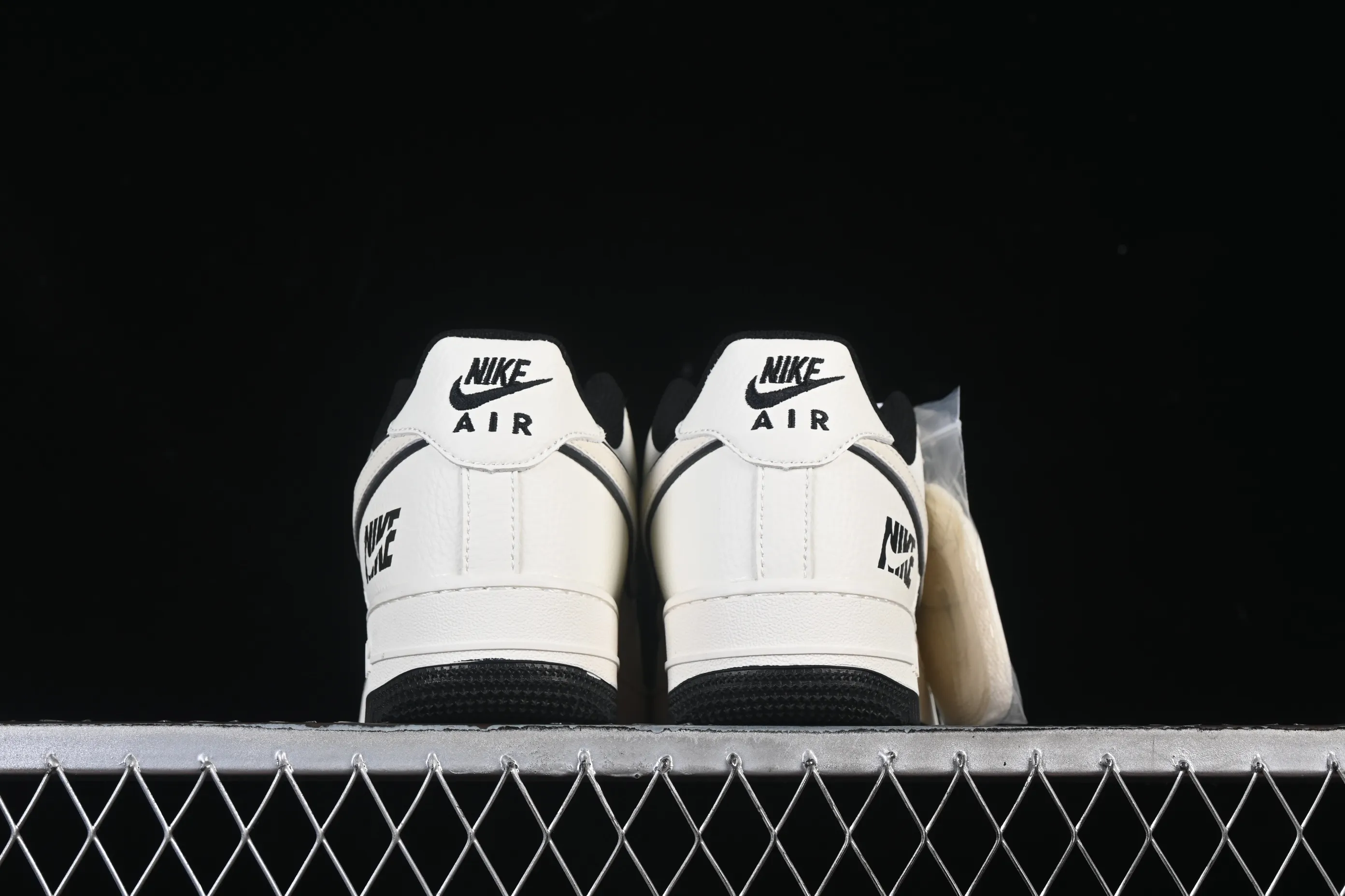 All Categories Nk Air Force 1 Air Force Series Nk Air Force 1 Low Air Force Low Nike Air Force 1'07 Low Black Label Air Force One Low Casual Shoes CS5288-047
